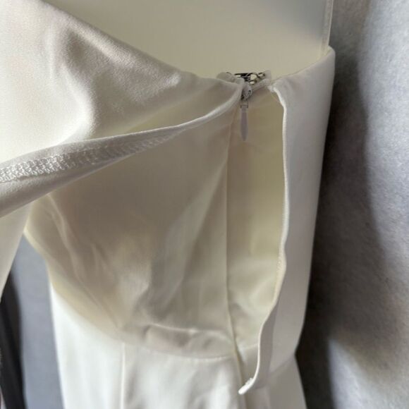 Superdown Mini Dress Size XS White One Shoulder Bow Side Slit Chic Cocktail - Picture 7 of 7